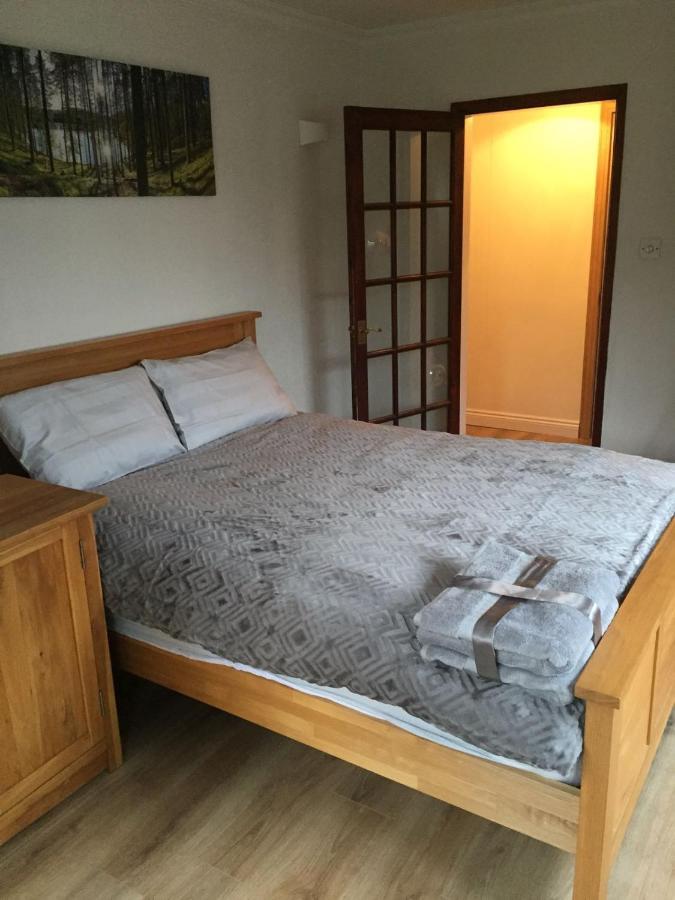 Farah'S Guest Suite โซลิฮัล ภายนอก รูปภาพ